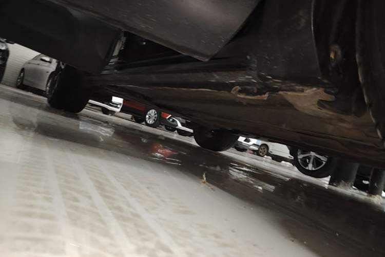 Used Citroen C5 AIRCROSS 2017 350THP Fashion Edition Right Side Sill