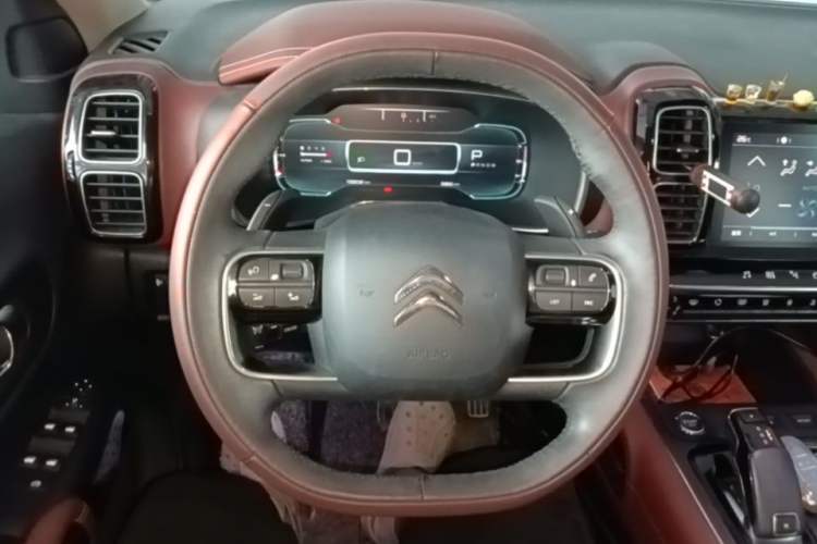 Used Citroen C5 AIRCROSS 2017 380THP Luxury Model Steering Wheel