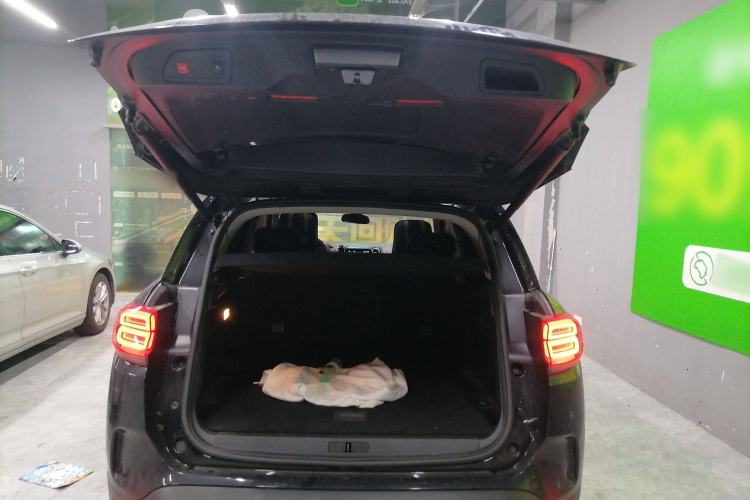 Used Citroen C5 AIRCROSS 2017 350THP Luxury Model Trunk