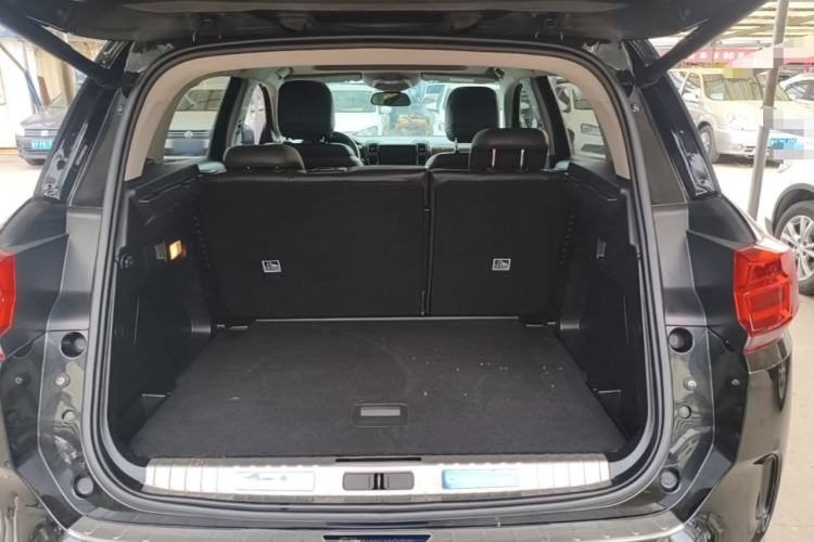 Used Citroen C5 AIRCROSS 2017 380THP Luxury Model Trunk