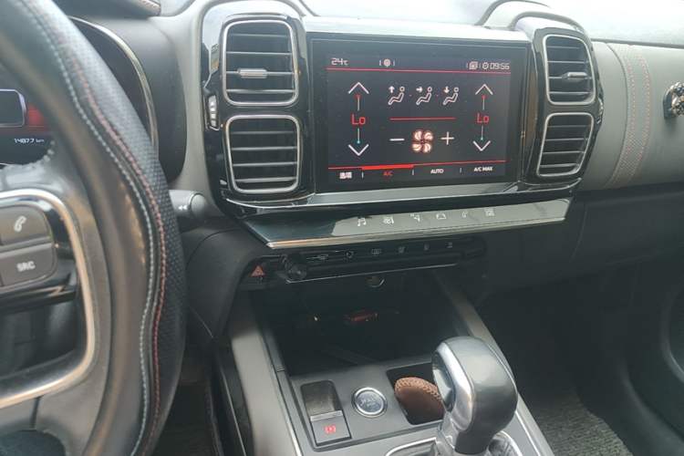 Used Citroen C5 AIRCROSS 2017 350THP Fashion Edition Audio And AC Panel