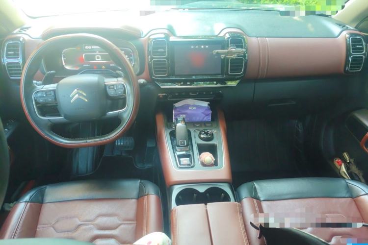 Used Citroen C5 AIRCROSS 2017 380THP Luxury Model Center Console