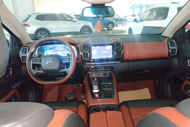Used Citroen C5 AIRCROSS 2017 380THP Luxury Model Center Console