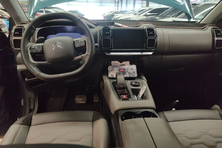 Used Citroen C5 AIRCROSS 2017 380THP Luxury Model Center Console