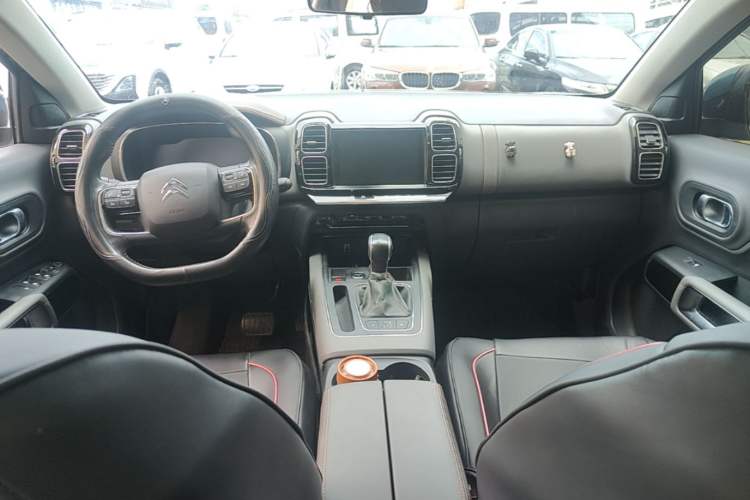 Used Citroen C5 AIRCROSS 2017 350THP Fashion Edition Center Console