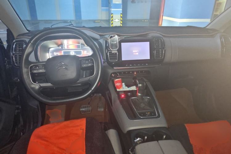 Used Citroen C5 AIRCROSS 2017 350THP Fashion Edition Center Console
