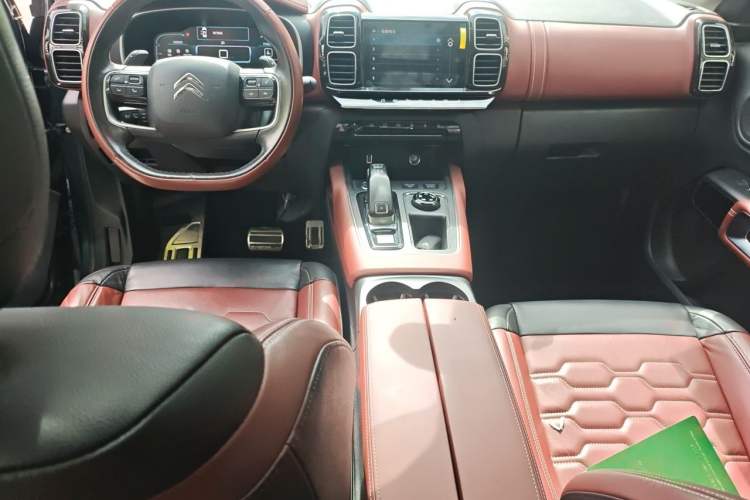 Used Citroen C5 AIRCROSS 2017 380THP Flagship Edition Center Console