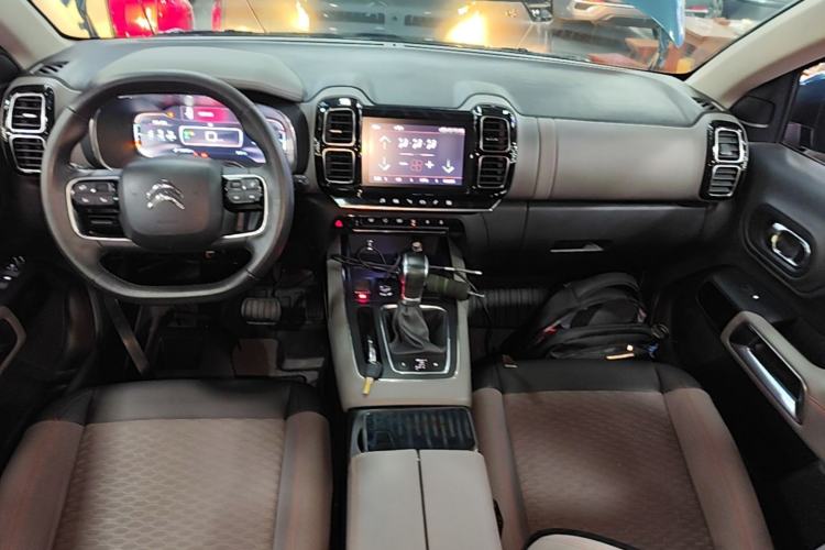 Used Citroen C5 AIRCROSS 2017 350THP Fashion Edition Center Console