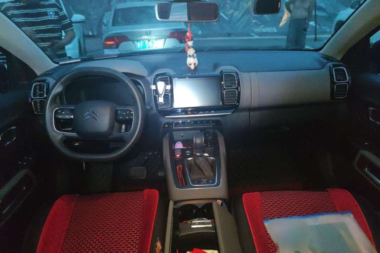 Used Citroen C5 AIRCROSS 2017 350THP Fashion Edition Center Console