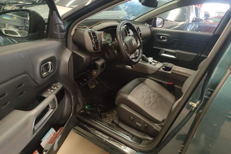 Used Citroen C5 AIRCROSS 2017 380THP Luxury Model Driver Seat