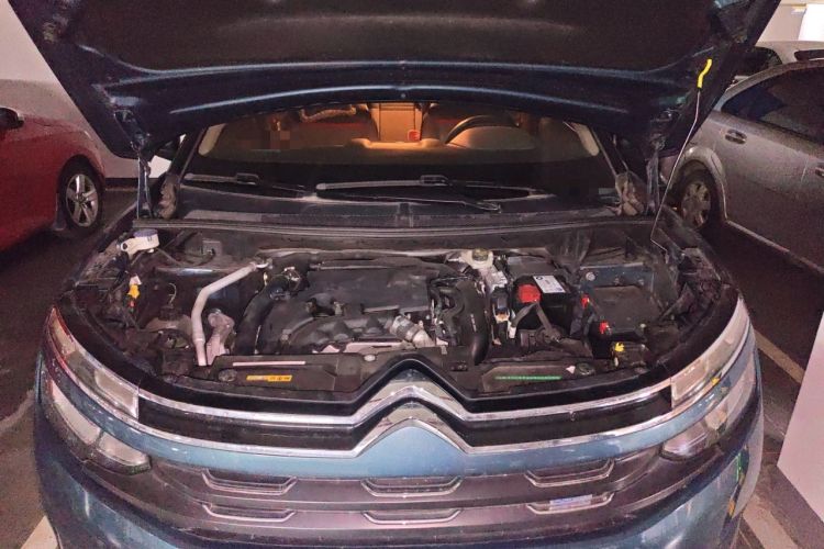 Used Citroen C5 AIRCROSS 2017 350THP Fashion Edition Engine Bay