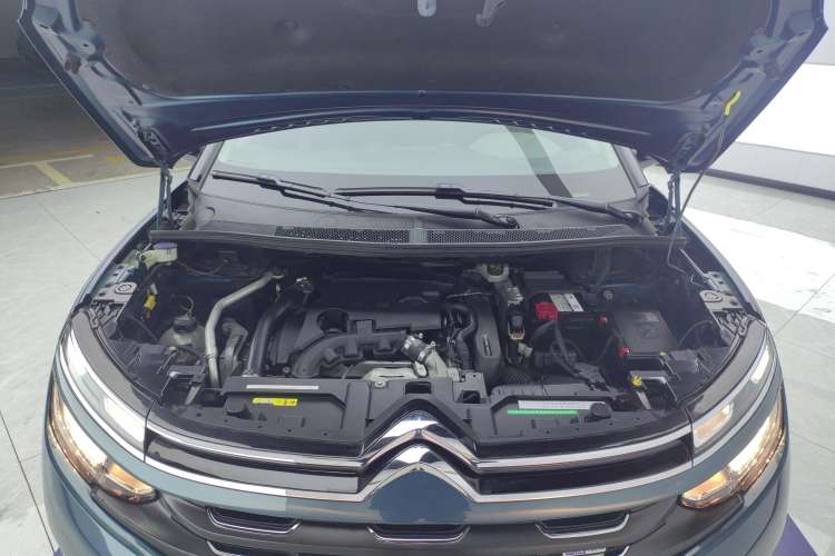 Used Citroen C5 AIRCROSS 2017 350THP Fashion Edition Engine Bay