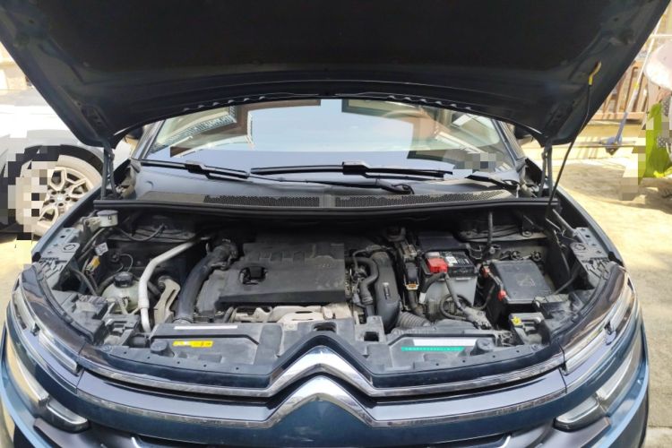Used Citroen C5 AIRCROSS 2017 380THP Luxury Model Engine Bay