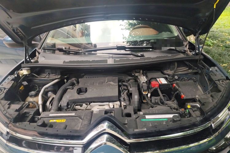 Used Citroen C5 AIRCROSS 2017 380THP Luxury Model Engine Bay