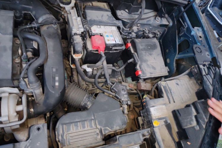 Used Citroen C5 AIRCROSS 2017 380THP Luxury Model Engine Bay Left