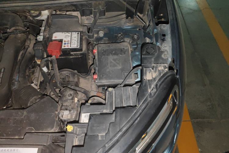 Used Citroen C5 AIRCROSS 2017 380THP Luxury Model Engine Bay Left