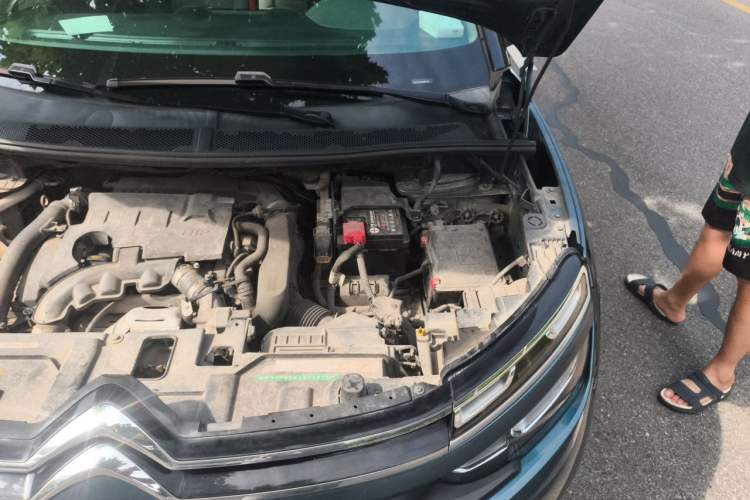 Used Citroen C5 AIRCROSS 2017 350THP Fashion Edition Engine Bay Left