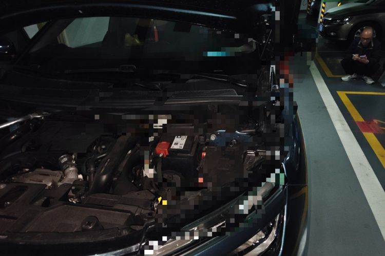 Used Citroen C5 AIRCROSS 2017 350THP Fashion Edition Engine Bay Left