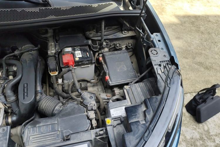 Used Citroen C5 AIRCROSS 2017 380THP Luxury Model Engine Bay Left