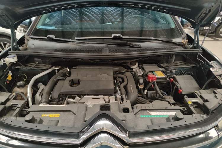 Used Citroen C5 AIRCROSS 2017 380THP Luxury Model Engine Bay