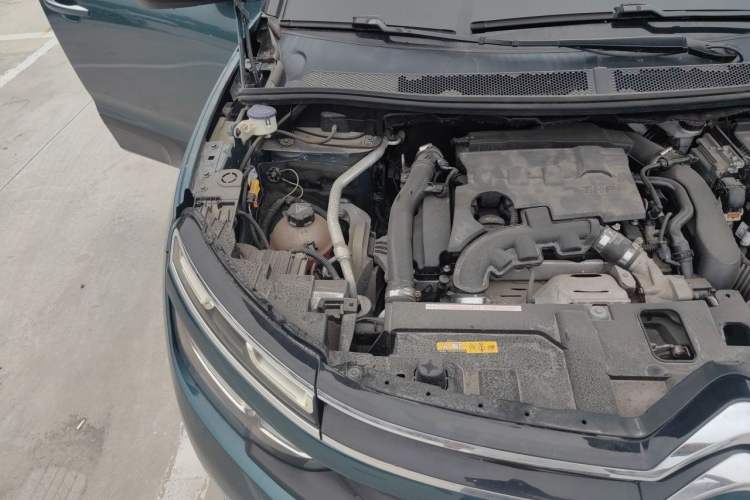 Used Citroen C5 AIRCROSS 2017 350THP Fashion Edition Engine Bay Right