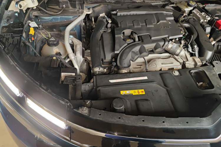 Used Citroen C5 AIRCROSS 2017 350THP Luxury Model Engine Bay Right
