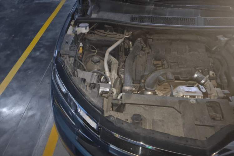 Used Citroen C5 AIRCROSS 2017 350THP Fashion Edition Engine Bay Right