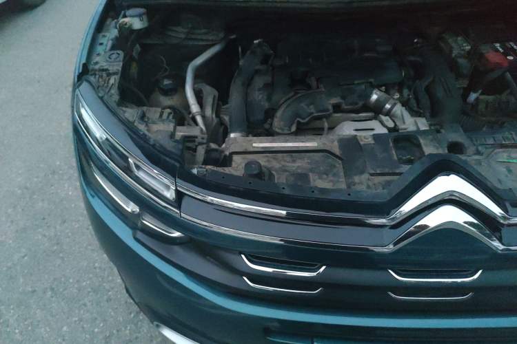 Used Citroen C5 AIRCROSS 2017 350THP Fashion Edition Engine Bay Right