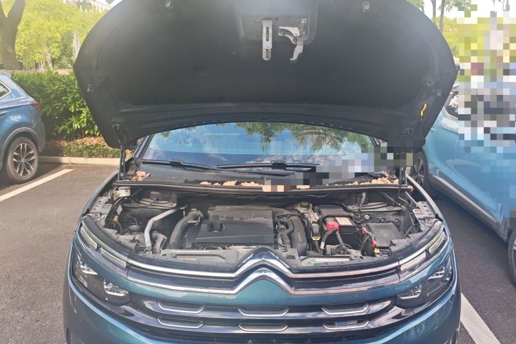 Used Citroen C5 AIRCROSS 2017 380THP Flagship Edition Engine Bay