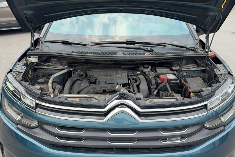 Used Citroen C5 AIRCROSS 2017 350THP Fashion Edition Engine Bay