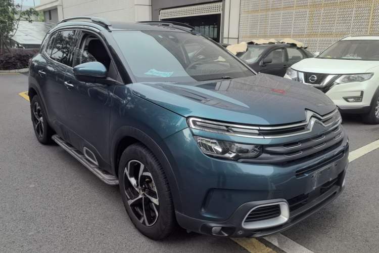 Used Citroen C5 AIRCROSS 2017 380THP Luxury Model Front Right 45 Deg