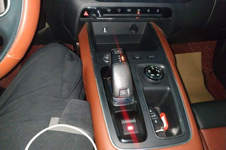 Used Citroen C5 AIRCROSS 2017 380THP Luxury Model Gear Lever