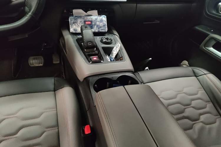 Used Citroen C5 AIRCROSS 2017 380THP Luxury Model Gear Lever