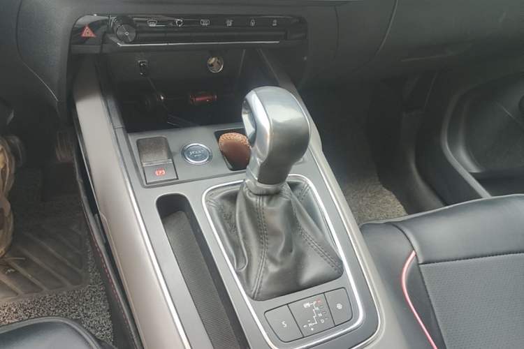 Used Citroen C5 AIRCROSS 2017 350THP Fashion Edition Gear Lever