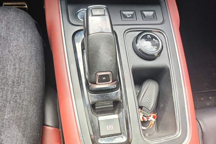 Used Citroen C5 AIRCROSS 2017 380THP Flagship Edition Gear Lever