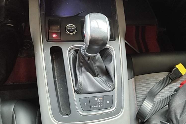 Used Citroen C5 AIRCROSS 2017 350THP Fashion Edition Gear Lever