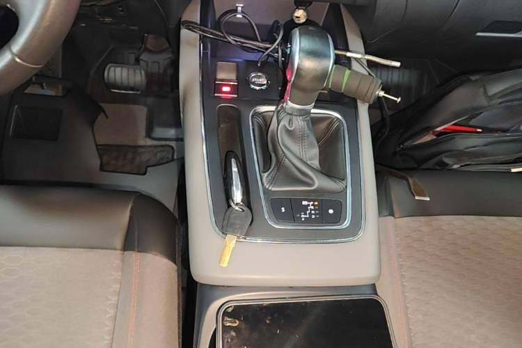 Used Citroen C5 AIRCROSS 2017 350THP Fashion Edition Gear Lever