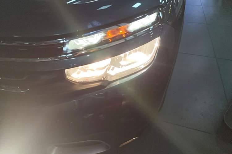 Used Citroen C5 AIRCROSS 2017 350THP Fashion Edition Left Front Headlight