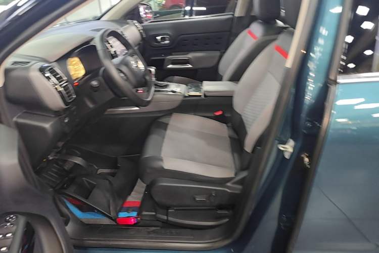 Used Citroen C5 AIRCROSS 2017 350THP Fashion Edition Left Front Seat