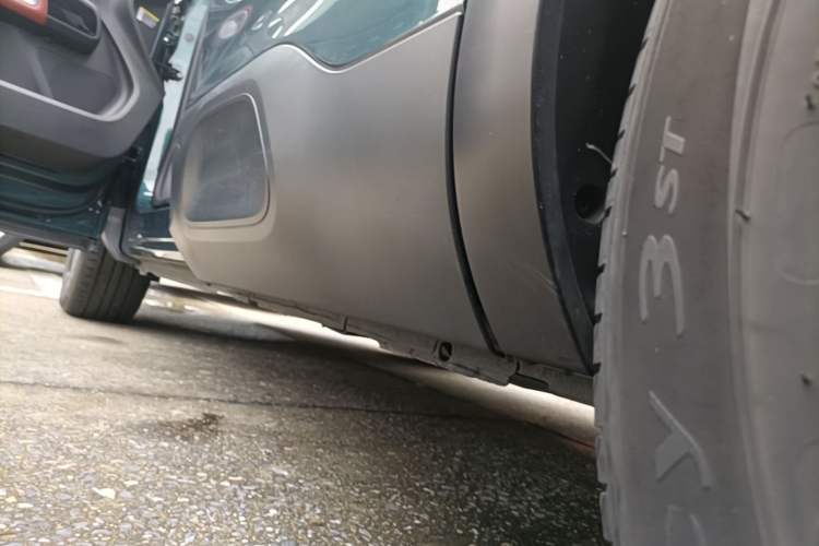Used Citroen C5 AIRCROSS 2017 380THP Luxury Model Left Side Sill