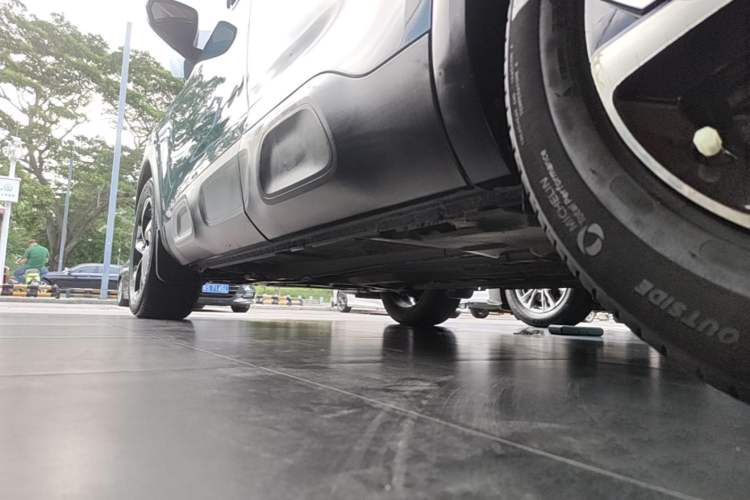 Used Citroen C5 AIRCROSS 2017 350THP Fashion Edition Left Side Sill