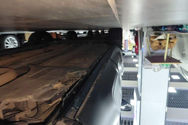 Used Citroen C5 AIRCROSS 2017 350THP Fashion Edition Left Side Sill