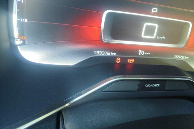 Used Citroen C5 AIRCROSS 2017 380THP Luxury Model Odometer Close Up