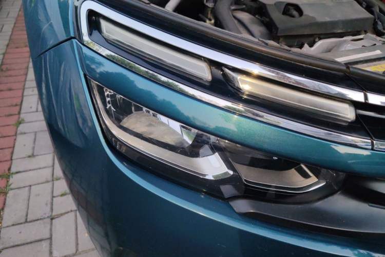 Used Citroen C5 AIRCROSS 2017 380THP Luxury Model Right Front Headlight