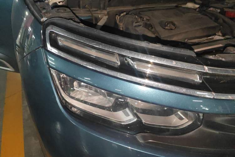 Used Citroen C5 AIRCROSS 2017 380THP Luxury Model Right Front Headlight
