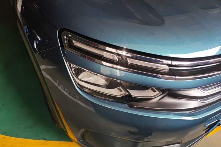Used Citroen C5 AIRCROSS 2017 350THP Luxury Model Right Front Headlight