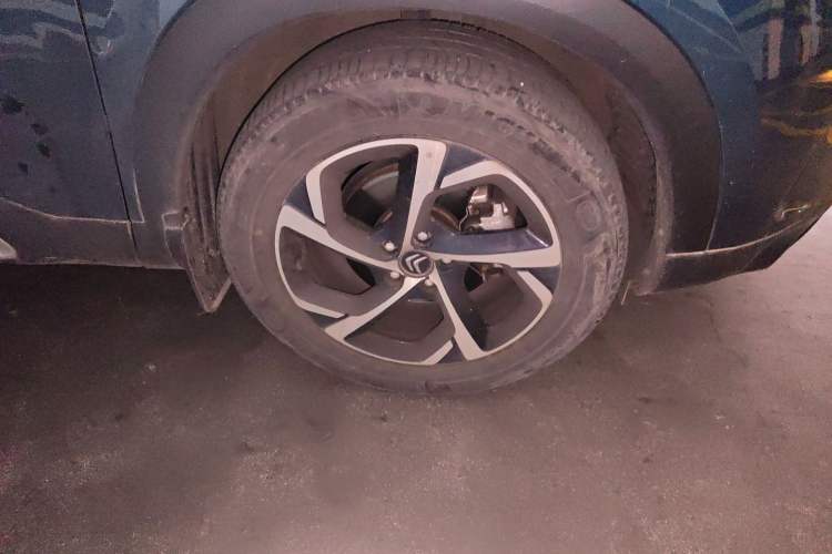 Used Citroen C5 AIRCROSS 2017 350THP Fashion Edition Right Front Wheel Hub