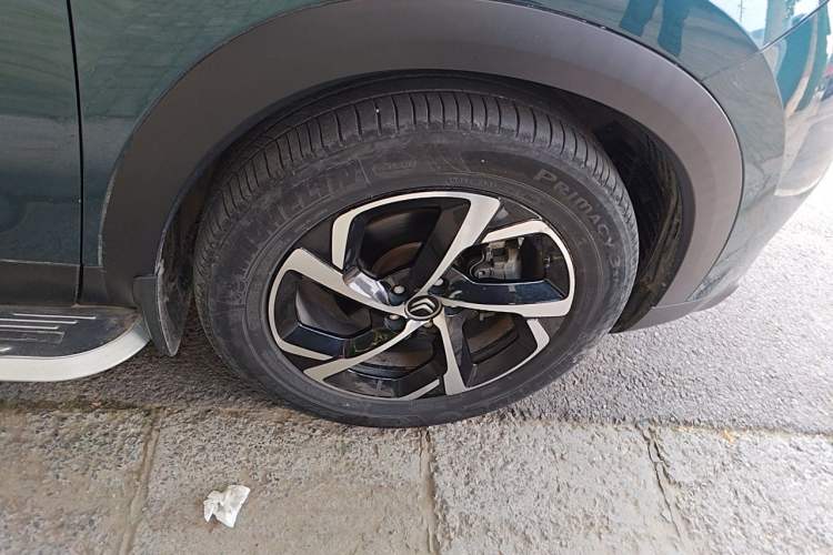Used Citroen C5 AIRCROSS 2017 350THP Fashion Edition Right Front Wheel Hub