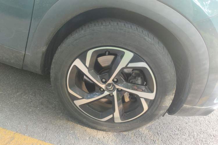 Used Citroen C5 AIRCROSS 2017 380THP Luxury Model Right Front Wheel Hub