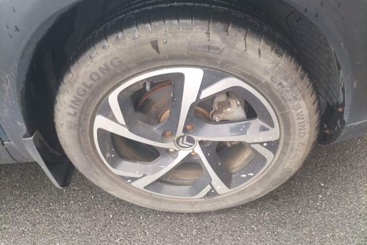 Used Citroen C5 AIRCROSS 2017 350THP Fashion Edition Right Front Wheel Hub